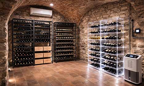 Weinlagerung im feuchten Keller